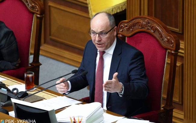 В Раде не смогли собрать подписи за отставку Парубия