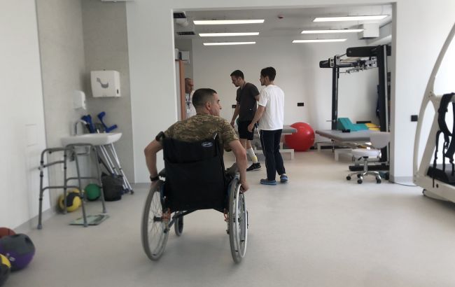 33 тысячи за курс. Сколько платит государство за реабилитацию военных