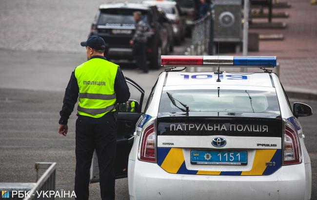 "Заслуживает благодарности": во Львове полицейский спас женщине жизнь (фото)