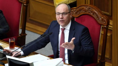 Парубій вимагає від Зеленського підписати закон про імпічмент