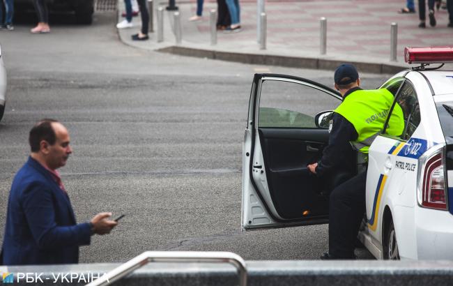 У Києві на Печерську затримали іноземця, яки повідомив про "замінування" приміщення фаст-фуду
