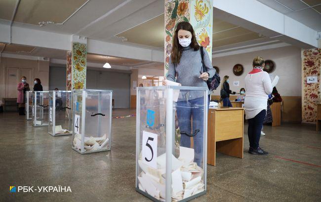 В Ивано-Франковской области женщина пыталась проголосовать за всю семью