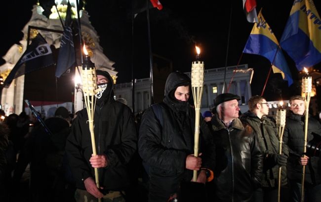 Вогнехреща: у Києві відбулася акція, присвячена річниці початку боїв на Грушевського (фото)