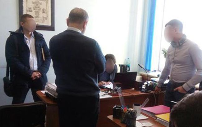 В Николаевском горсовете связали обыски с выборами
