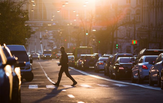 Правила дорожного движения для пешеходов: полиция напомнила, что запрещено