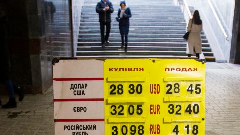 Аналітик назвав умови для послаблення курсу гривні цього тижня