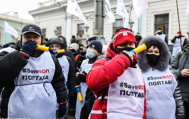 В Киеве протестуют под Радой, полиция перешла на усиленный режим