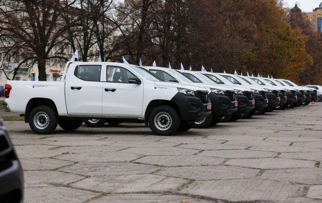"Нафтогаз" передала 10 позашляховиків для Сил оборони у Полтавській області