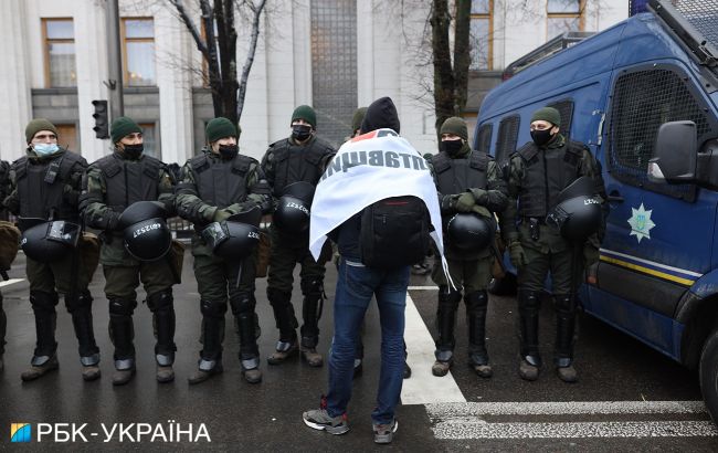 Центр Киева оцепила полиция: что происходит
