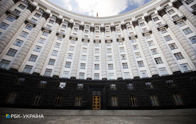 Уряд дозволив "Укрпошті" переказувати пенсії за кордон