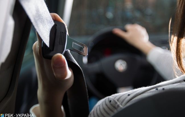 В Украине начали штрафовать водителей за непристегнутых пассажиров: что важно знать