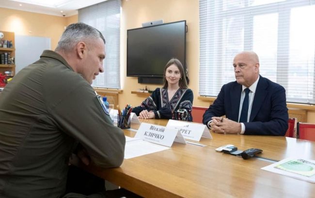 Кличко обговорив з генсеком "Спільноти демократій" допомогу, якої потребує Україна і Київ