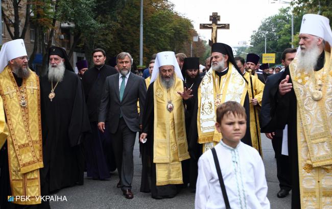 На Волыни активисты прогнали священников УПЦ МП, зачитав "Кобзарь" (видео)