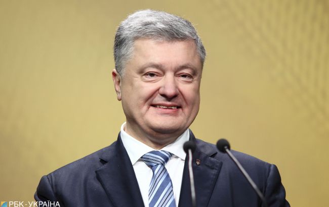 Порошенко станцевал самбу и повеселил студентов (видео)