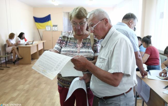 Свіжий рейтинг партій: за кого українці проголосують на місцевих виборах