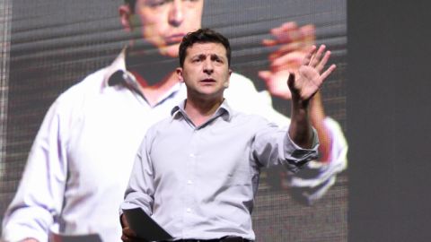 Зеленский отстранил задержанного на взятке главу РГА