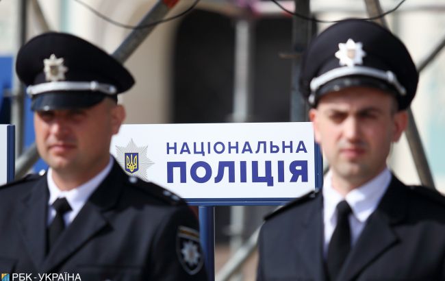 На киевлянку напал неизвестный мужчина и пытался утопить: полиция задержала неадеквата