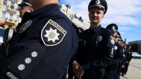 У Харкові відсторонили поліцейського, який побив пенсіонера в трамваї