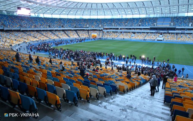 Порошенко хочет выкупить половину стадиона для дебатов своим сторонникам