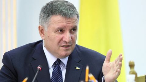 Аваков прогнозує "жорсткий" другий тур виборів