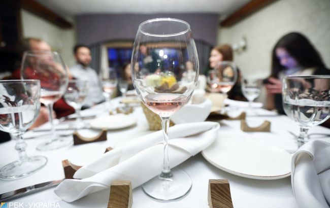 Новорічна ніч в умовах епідемії: як українці зустрічатимуть 2021 рік