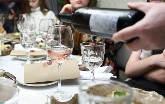 Українці назвали суму витрат на новорічний стіл