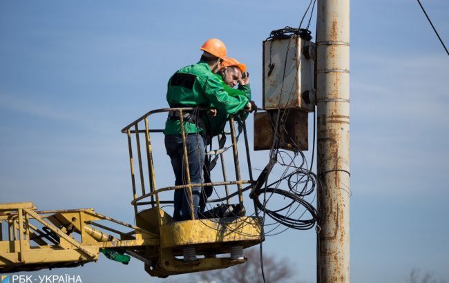 У Києві через аварію знеструмлено сотні будинків у чотирьох районах