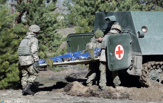 На Донбасі госпіталізували із пораненням українського військовго
