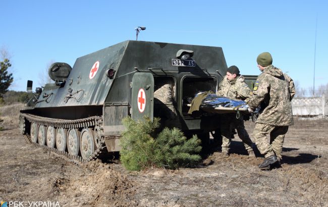 Спасение жизни: ВСУ показали, как приходят на помощь воинам на Донбассе