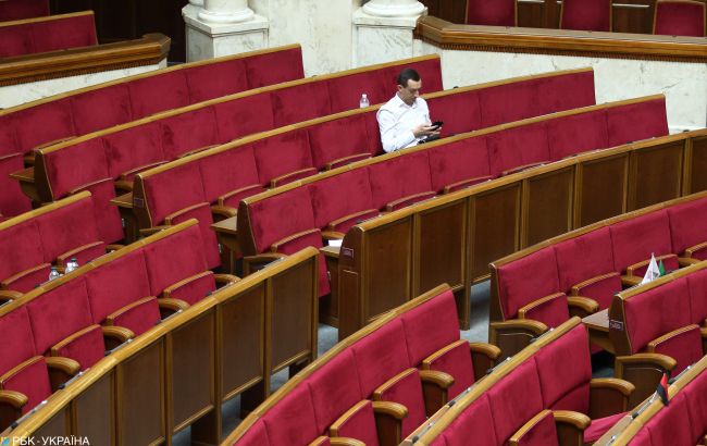 Зеленский внес в Раду два неотложных законопроекта