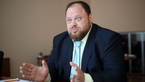 "Слуга народу" подасть 465 змін до Конституції