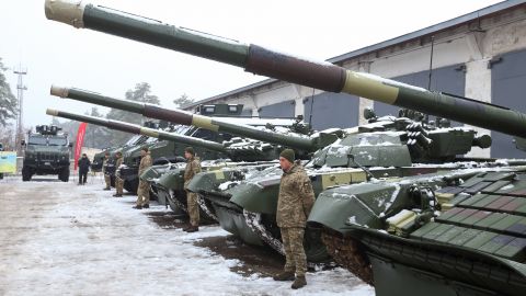 БТР и самолеты: ВСУ получат военной продукции на свыше 10 млрд гривен