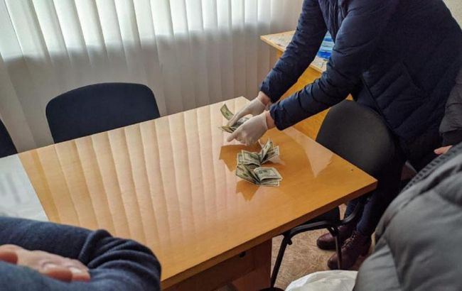 В Донецкой области на взятке задержали заместителя мэра