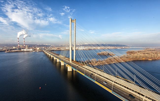 В Киеве частично ограничат движение на Южном мосту