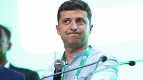 Продайте авто: Зеленский рассказал мэру Смелы, как погасить долги города