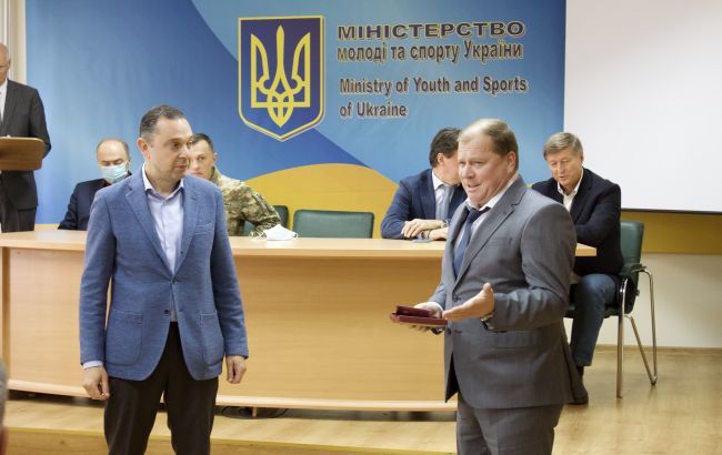 В Министерстве спорта вручили награды специалистам киевского футбола