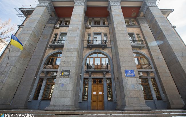 НАБУ перевіряє закупівлю урядом захисних костюмів за завищеними цінами