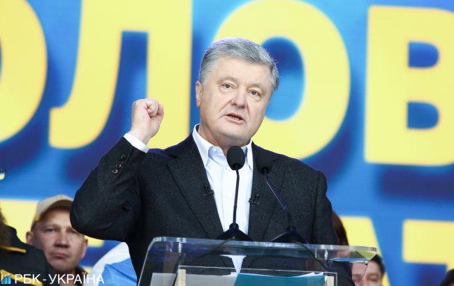 "Освободите украинскую землю. И далее - телемост. Мы - из Симферополя или Бахчисарая, они - из Гааги, где их будут судить", - Петр Порошенко