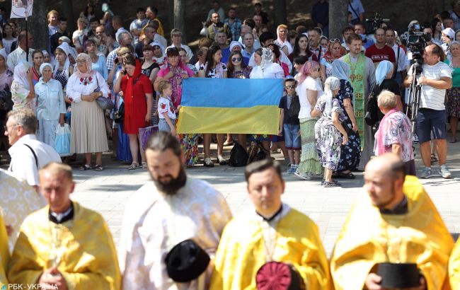 Українці визначилися з підтримкою церковних ієрархів
