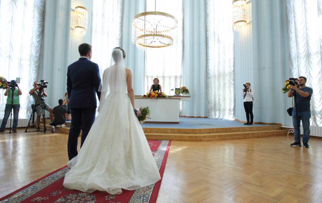 Рекордное количество: обнародовали неожиданную статистику свадеб в "магическую" дату 8.08.08