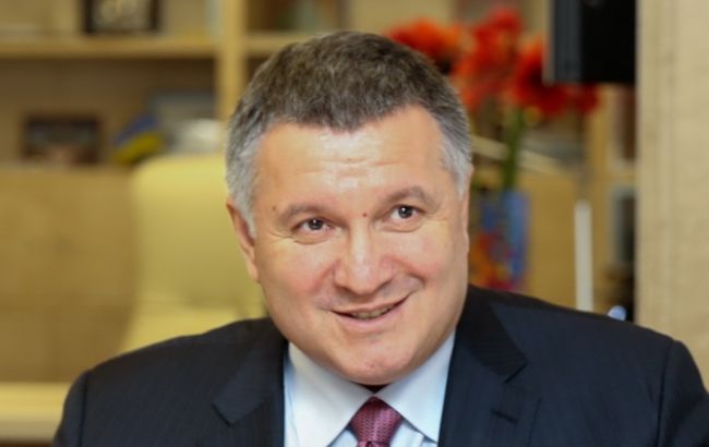 У Кривому Розі на хабарі в 3 тис. доларів затримали прокурора, - Аваков