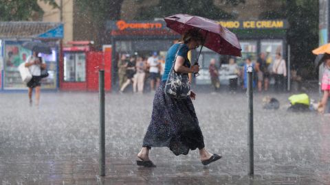 Синоптики розповіли, де сьогодні в Україні пройдуть дощі з грозами