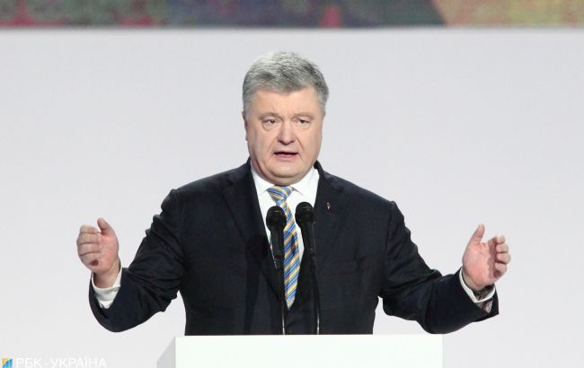 Порошенко заявив, що членство України в НАТО втричі зменшить витрати на оборону