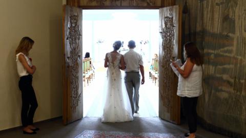 Рада провалила закон про дозвіл жителям Криму реєструвати шлюб за добу