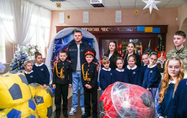 "Динамо" влаштувало новорічне свято для юних уболівальників: фото