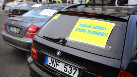 Власників "євроблях" не штрафуватимуть до доступного розмитнення, - МВС