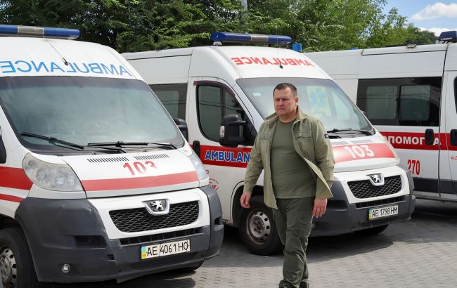 Днепр передал 80 "скорых" для фронта и деоккупированных территорий, - Филатов