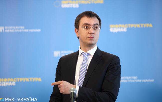 Міністр інфраструктури запропонував пустити на залізницю приватні поїзди