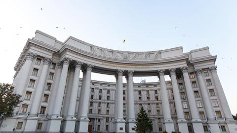 МИД Украины рекомендует избегать массовых скоплений людей в Каталонии