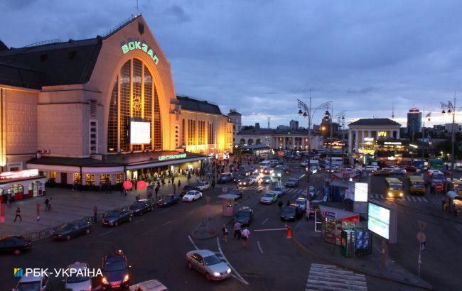 Залізничні вокзали Києва запрацювали у звичайному режимі після мінування